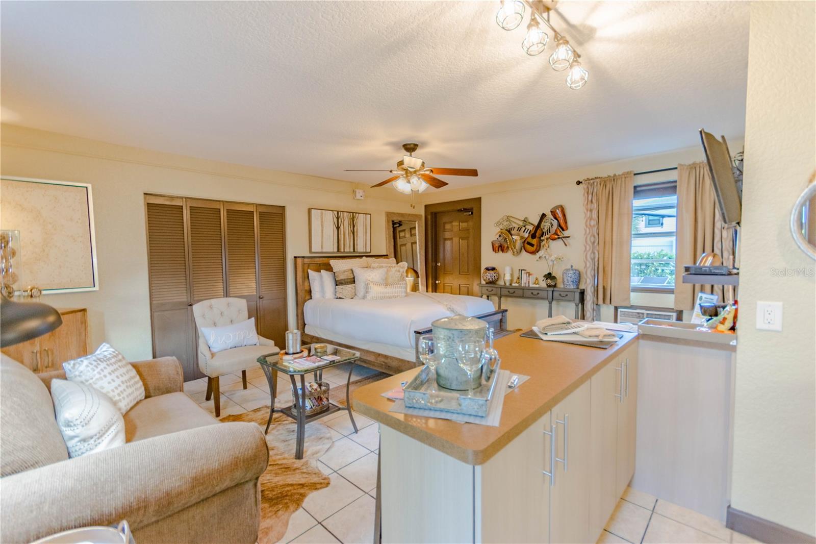 EAST DAYTONA - Residential Income