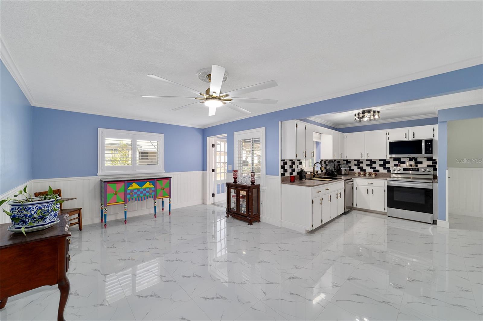 ON TOP OF THE WORLD - Residential