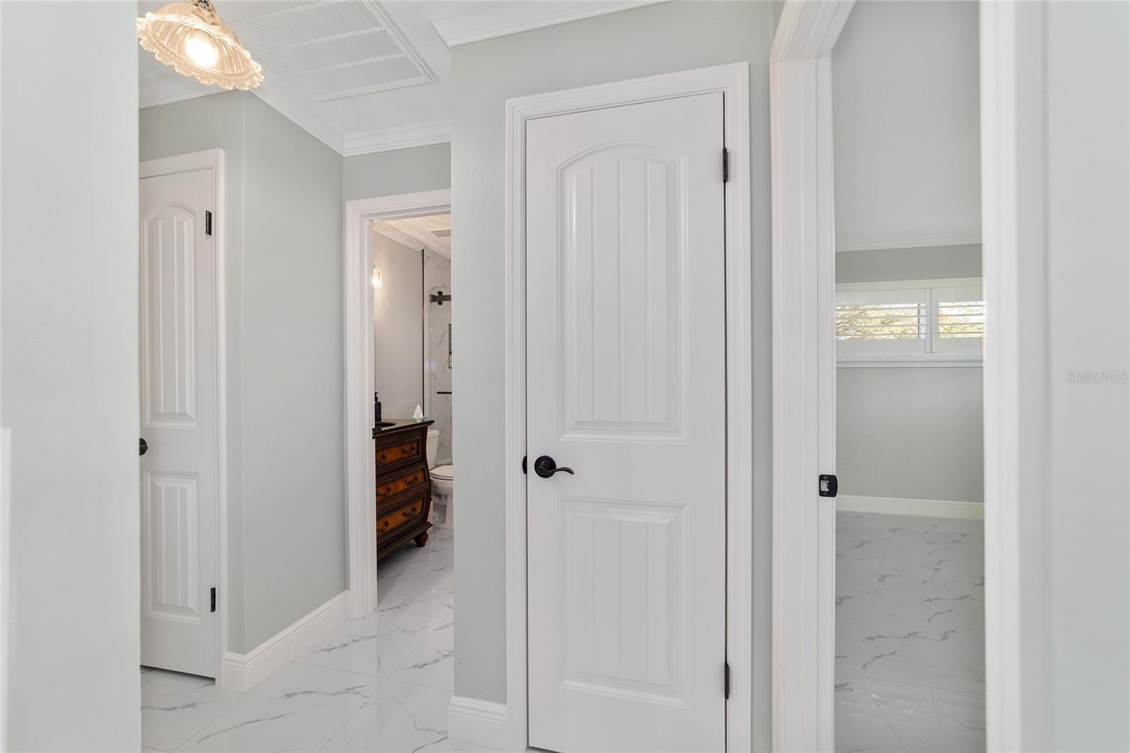 ON TOP OF THE WORLD - Residential