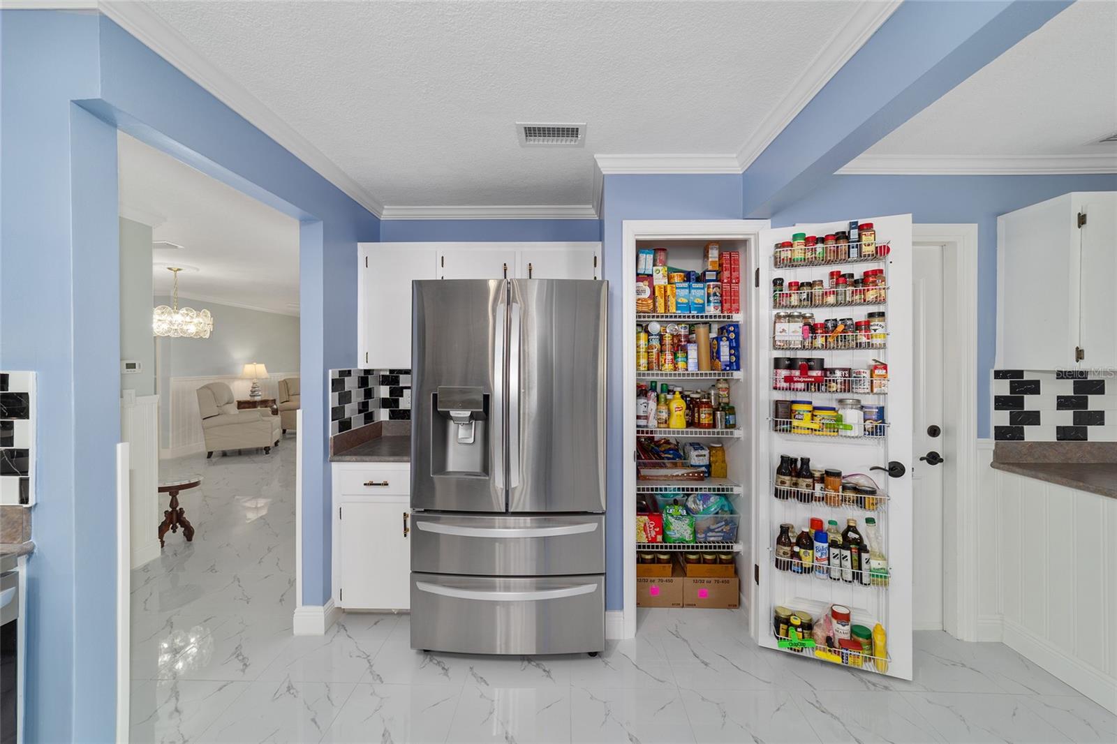 ON TOP OF THE WORLD - Residential