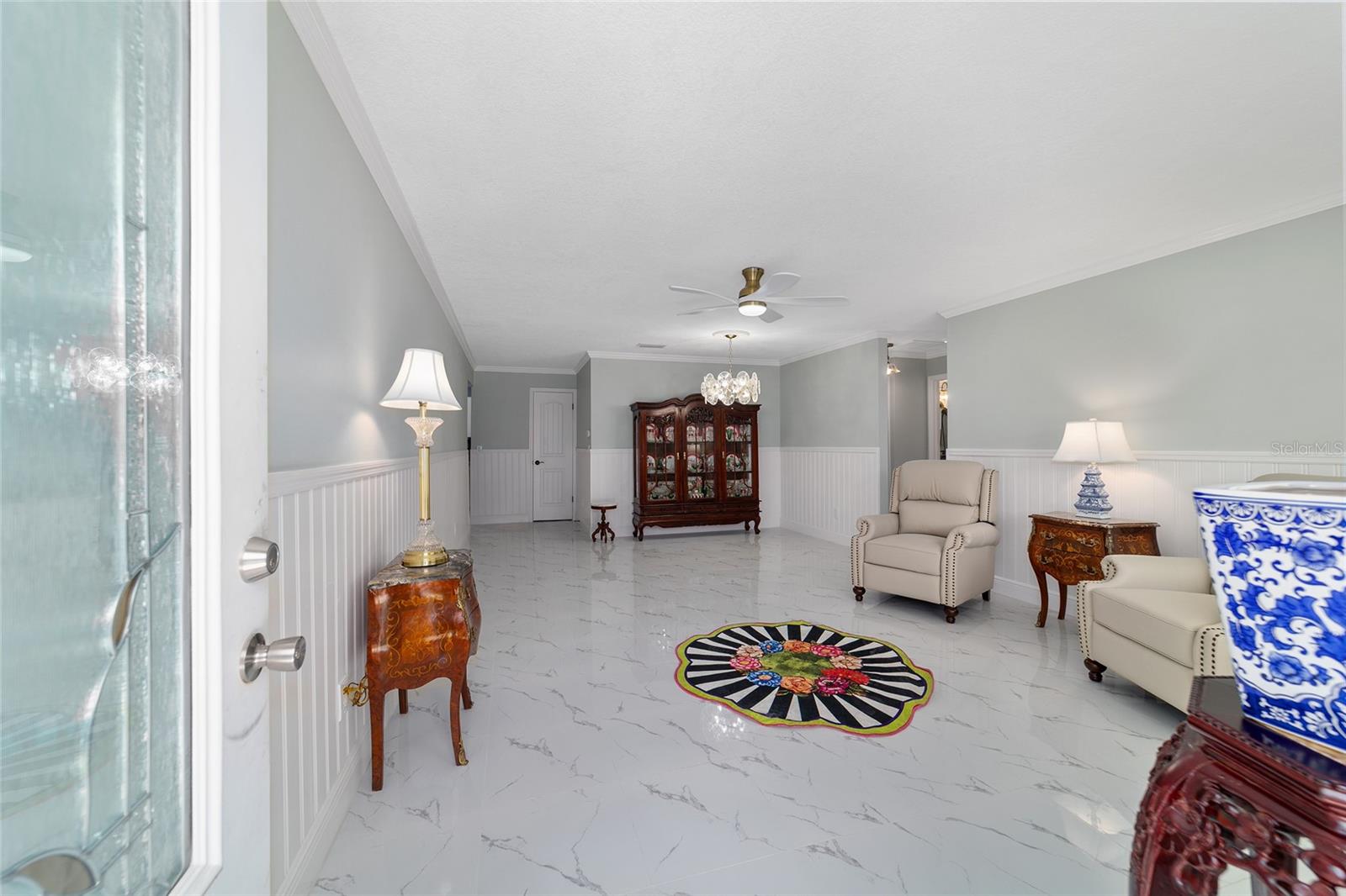 ON TOP OF THE WORLD - Residential