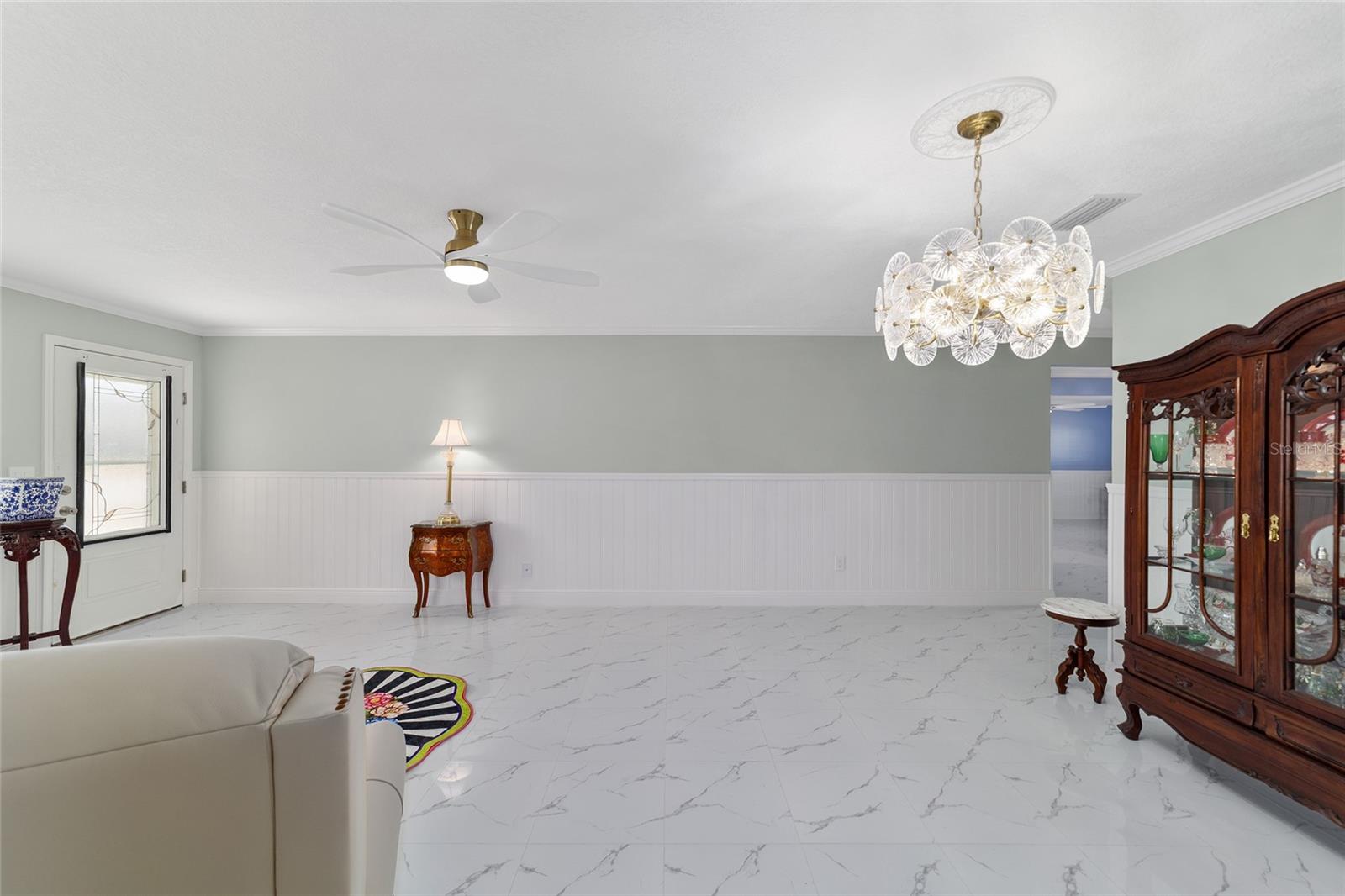 ON TOP OF THE WORLD - Residential