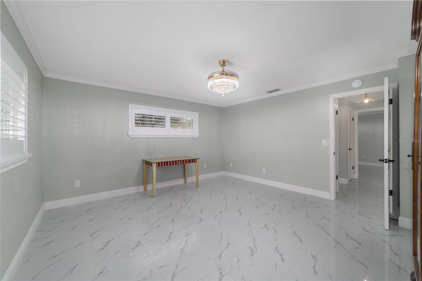 ON TOP OF THE WORLD - Residential