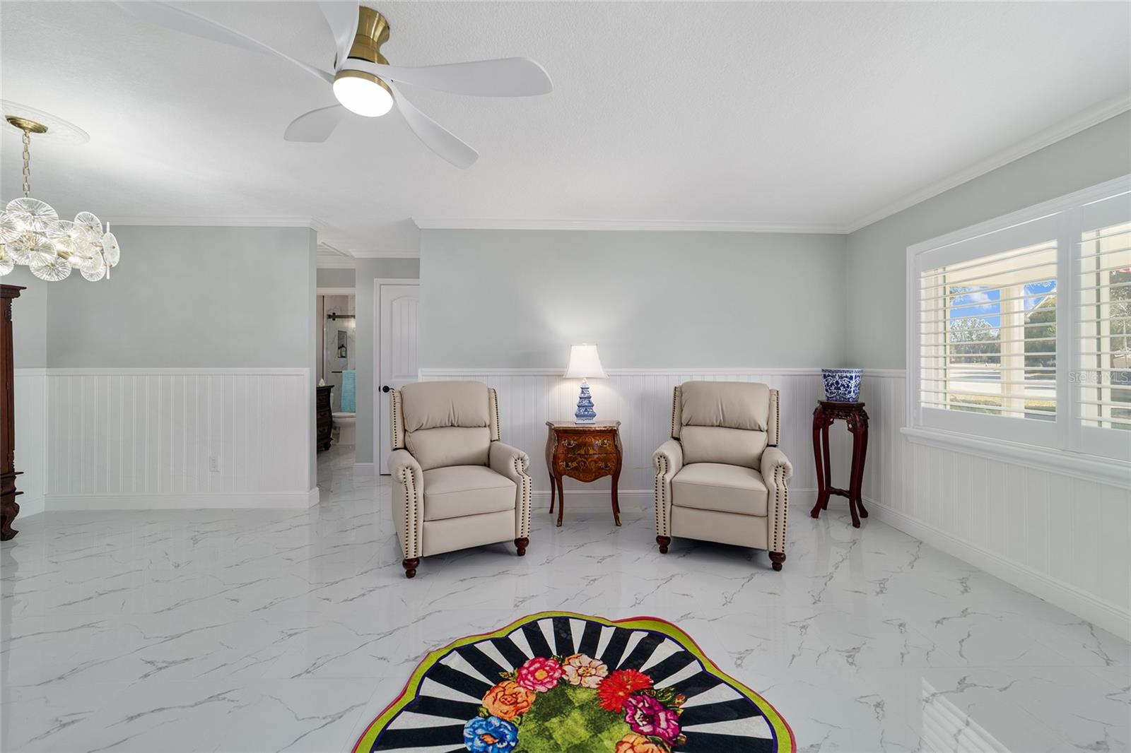 ON TOP OF THE WORLD - Residential