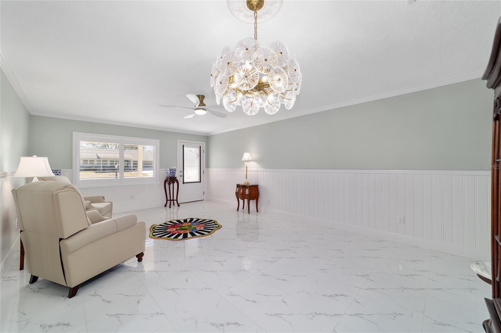 ON TOP OF THE WORLD - Residential