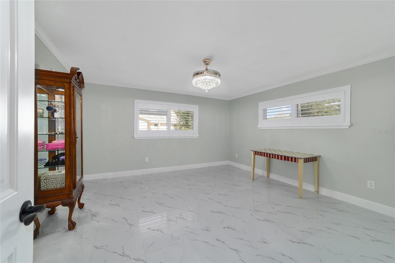 ON TOP OF THE WORLD - Residential