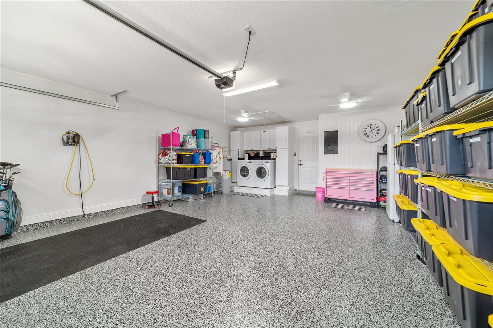 ON TOP OF THE WORLD - Residential