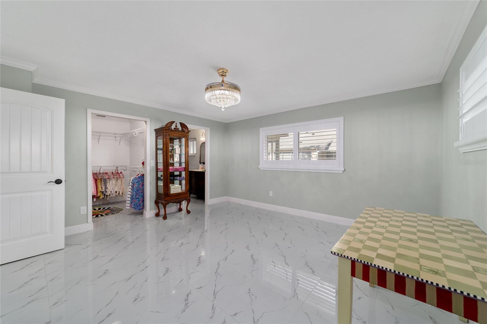 ON TOP OF THE WORLD - Residential