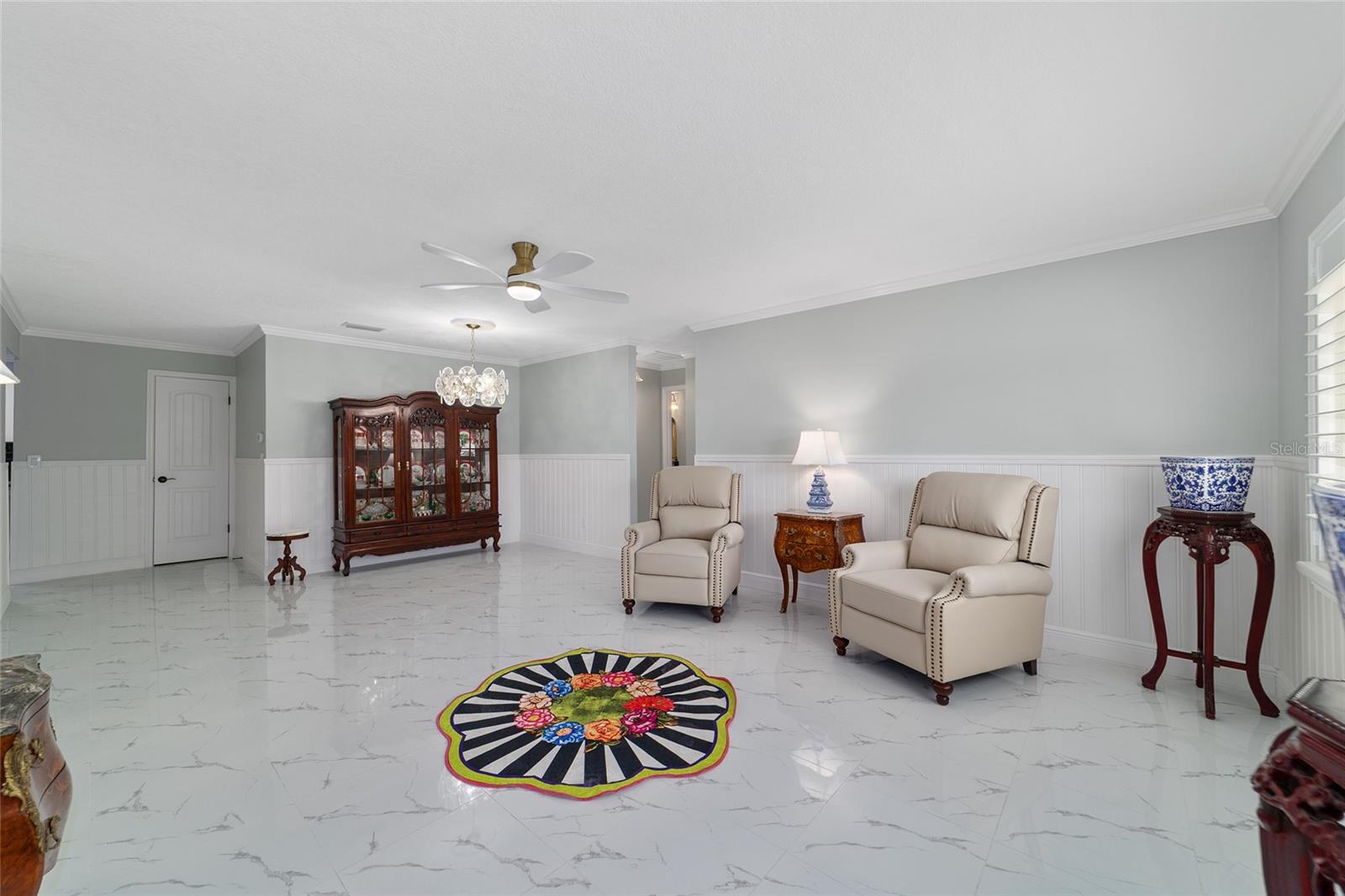 ON TOP OF THE WORLD - Residential