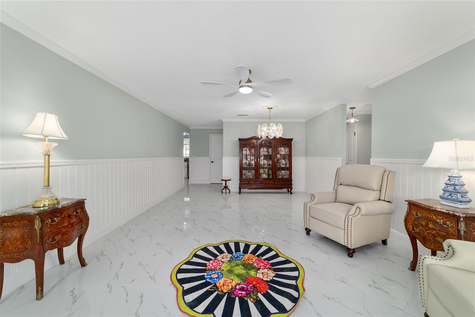 ON TOP OF THE WORLD - Residential