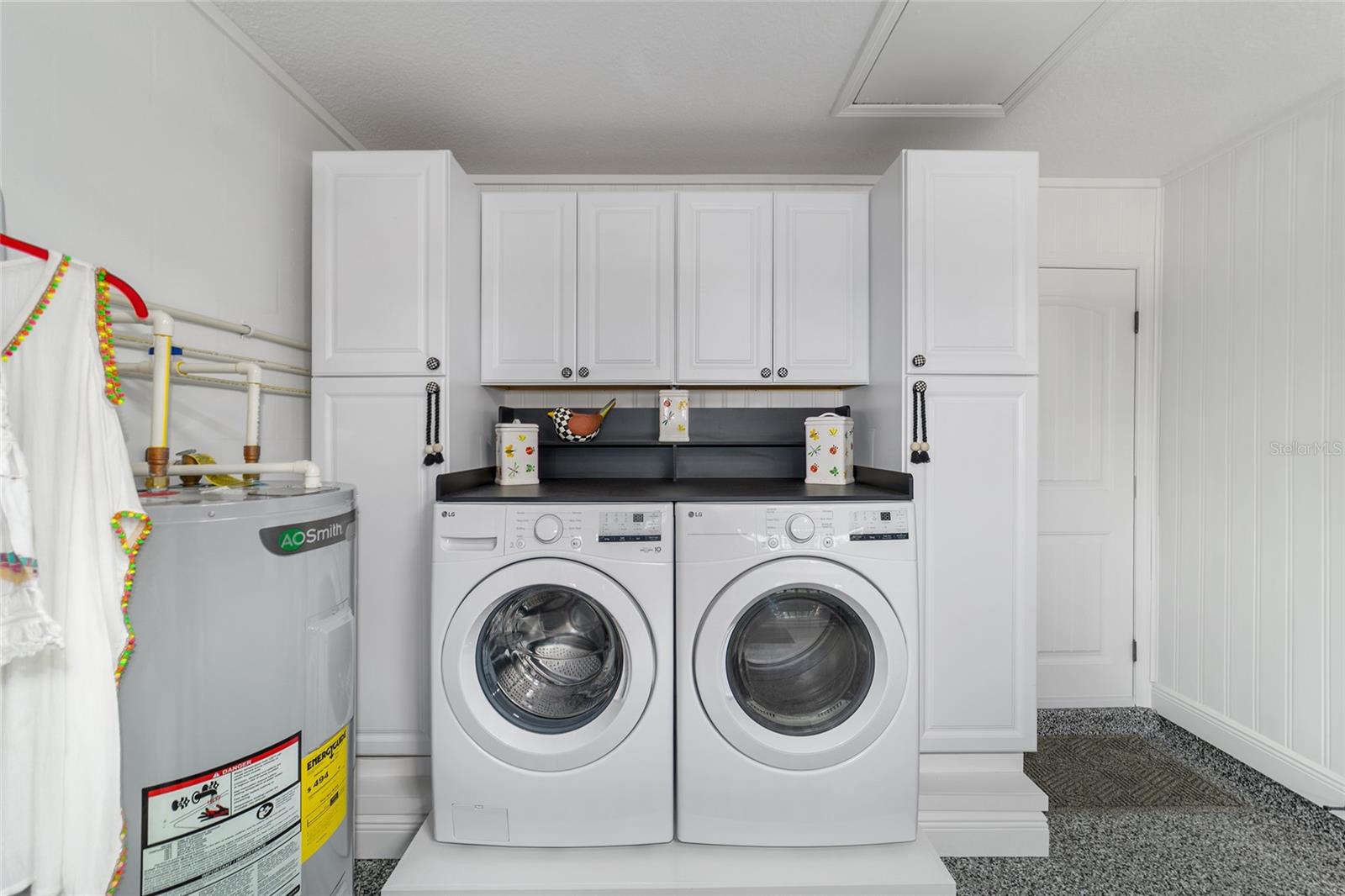 ON TOP OF THE WORLD - Residential