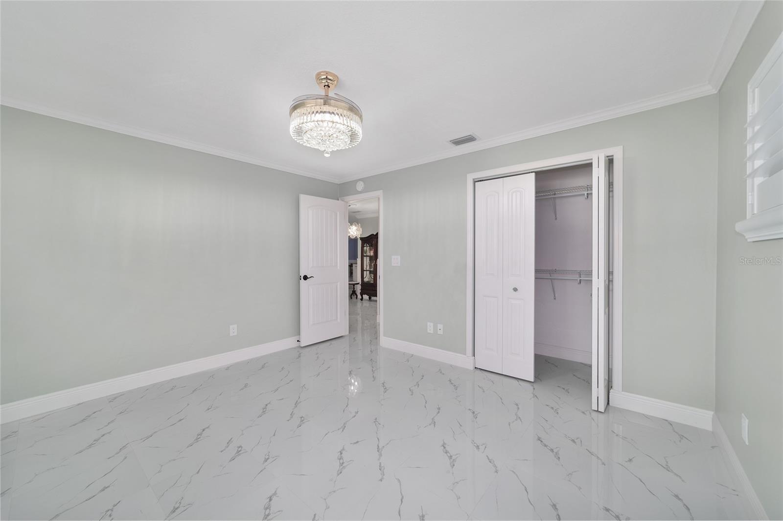 ON TOP OF THE WORLD - Residential