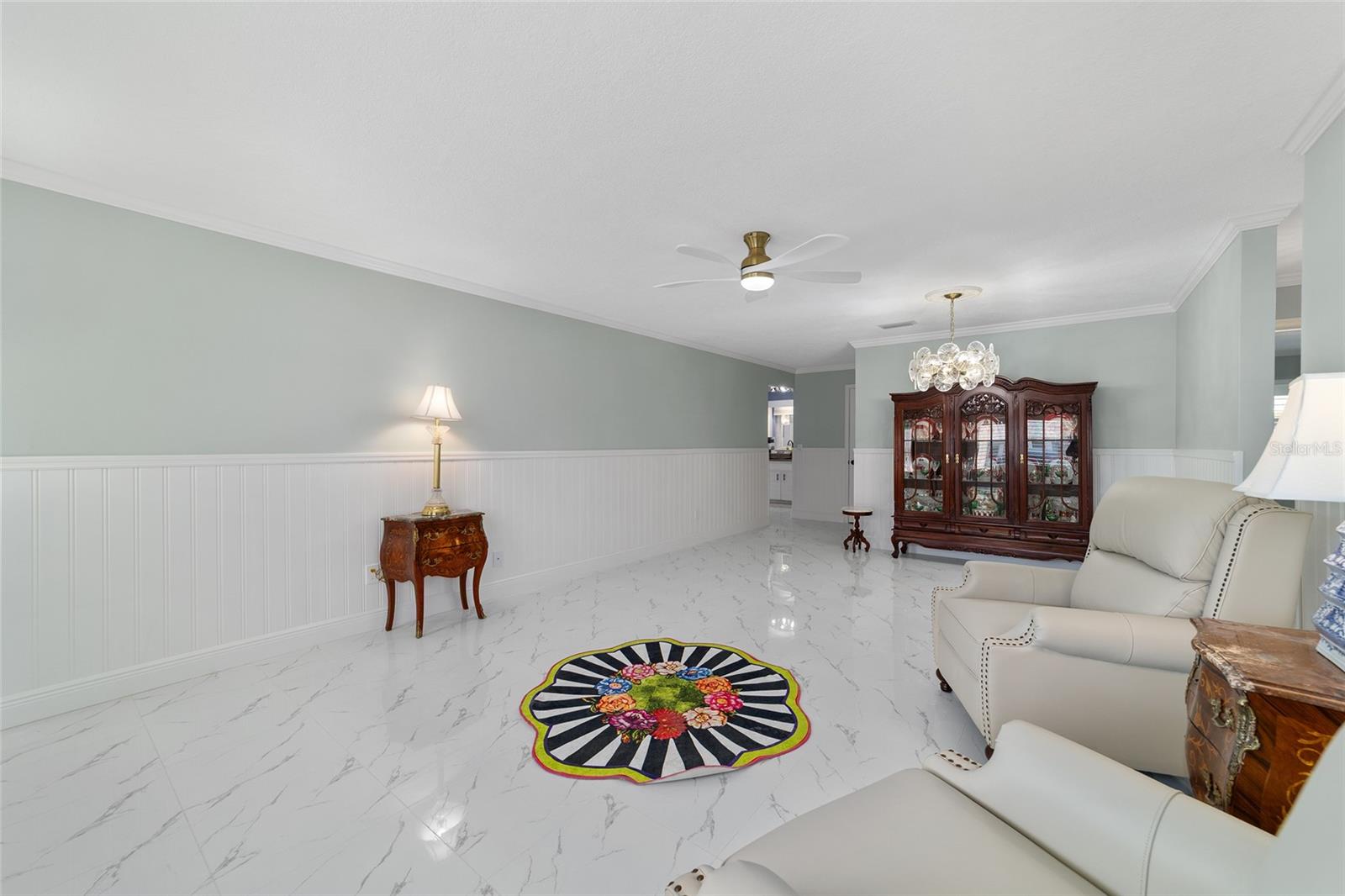 ON TOP OF THE WORLD - Residential