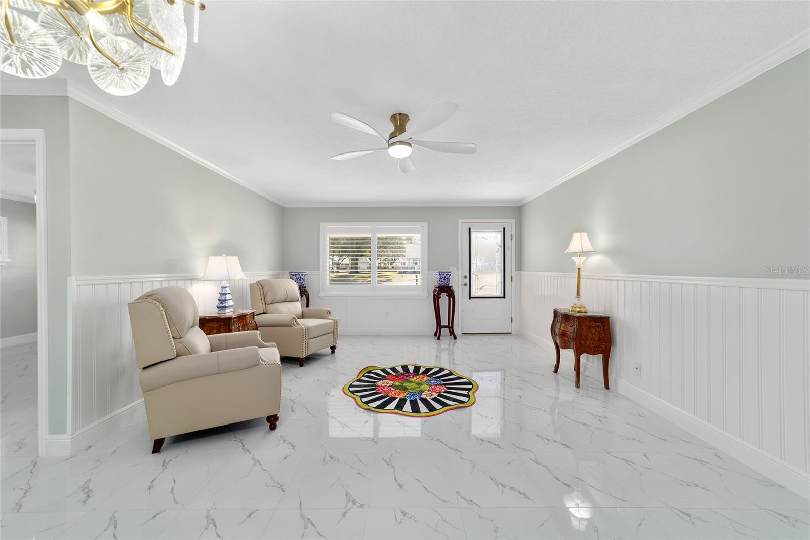 ON TOP OF THE WORLD - Residential