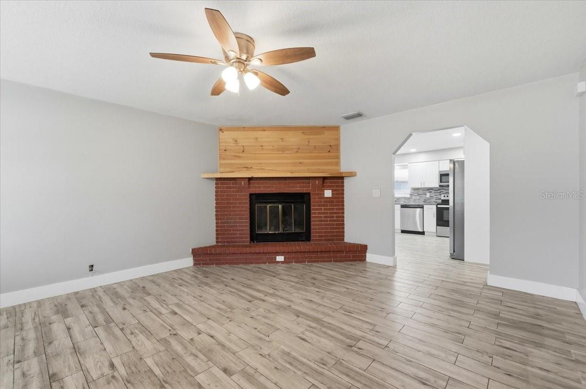 4624 WISTERIA DRIVE