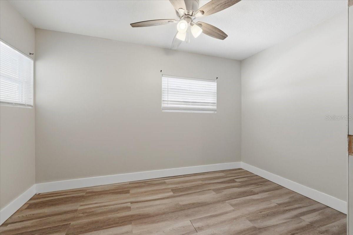 WHISPERING OAKS - Residential