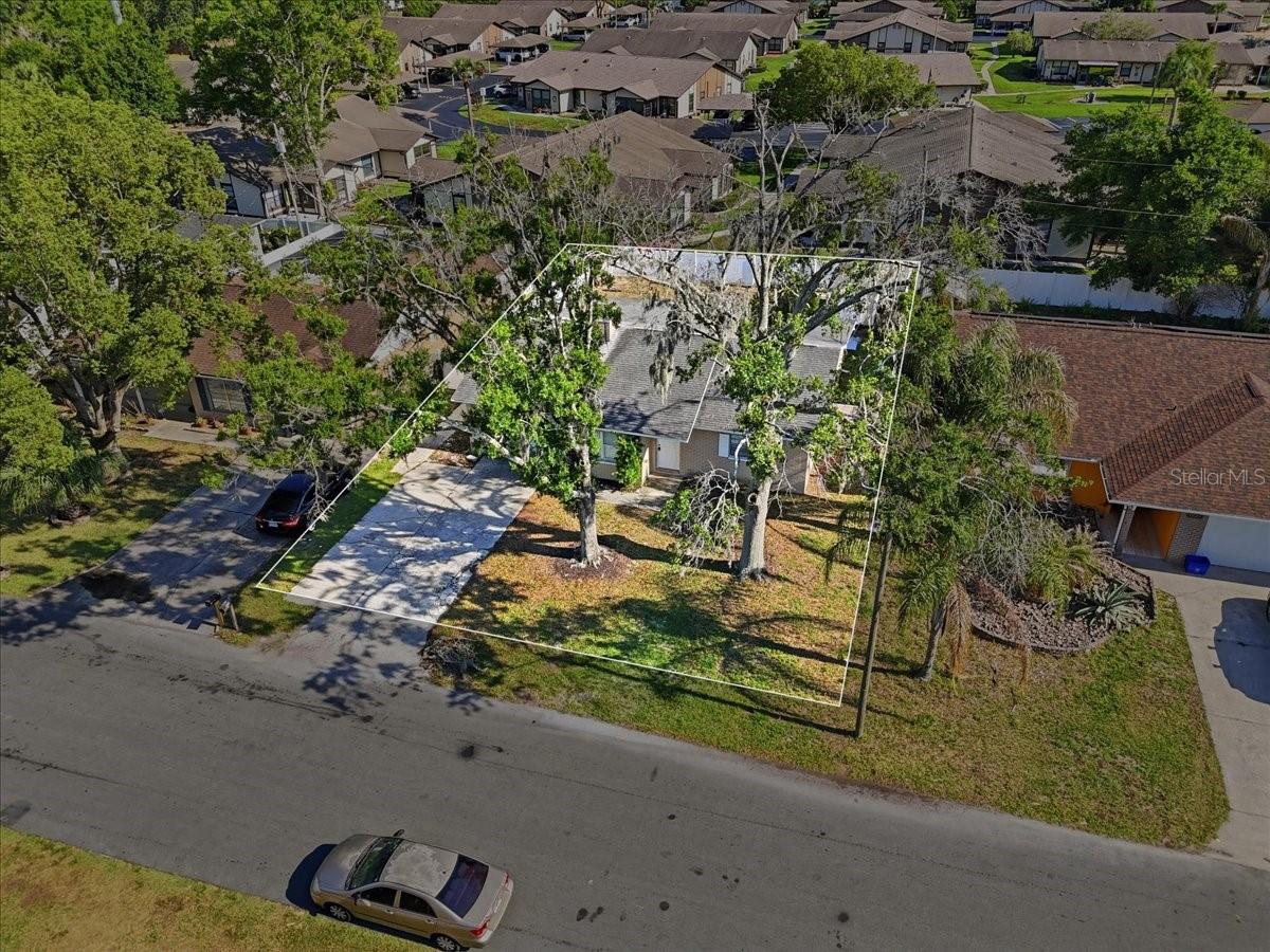 WHISPERING OAKS - Residential