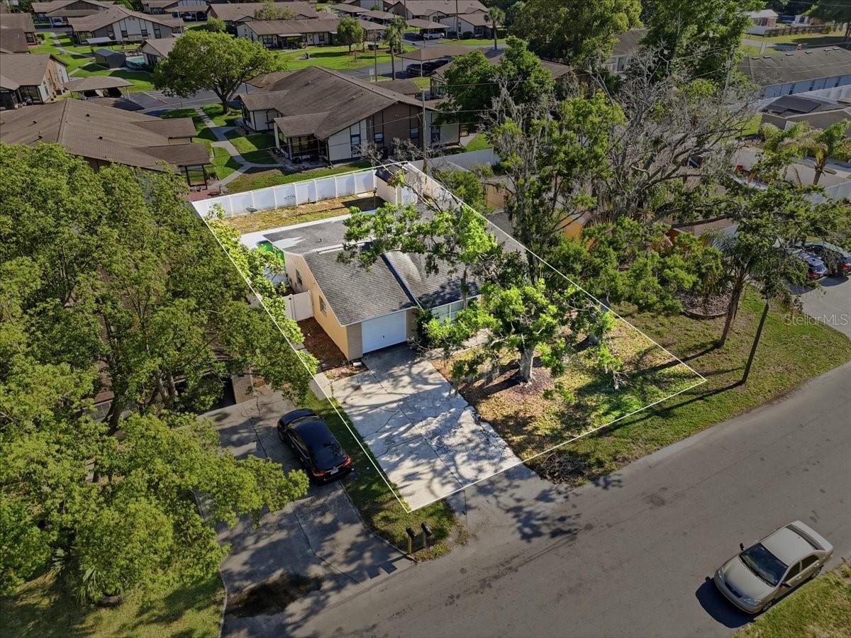WHISPERING OAKS - Residential