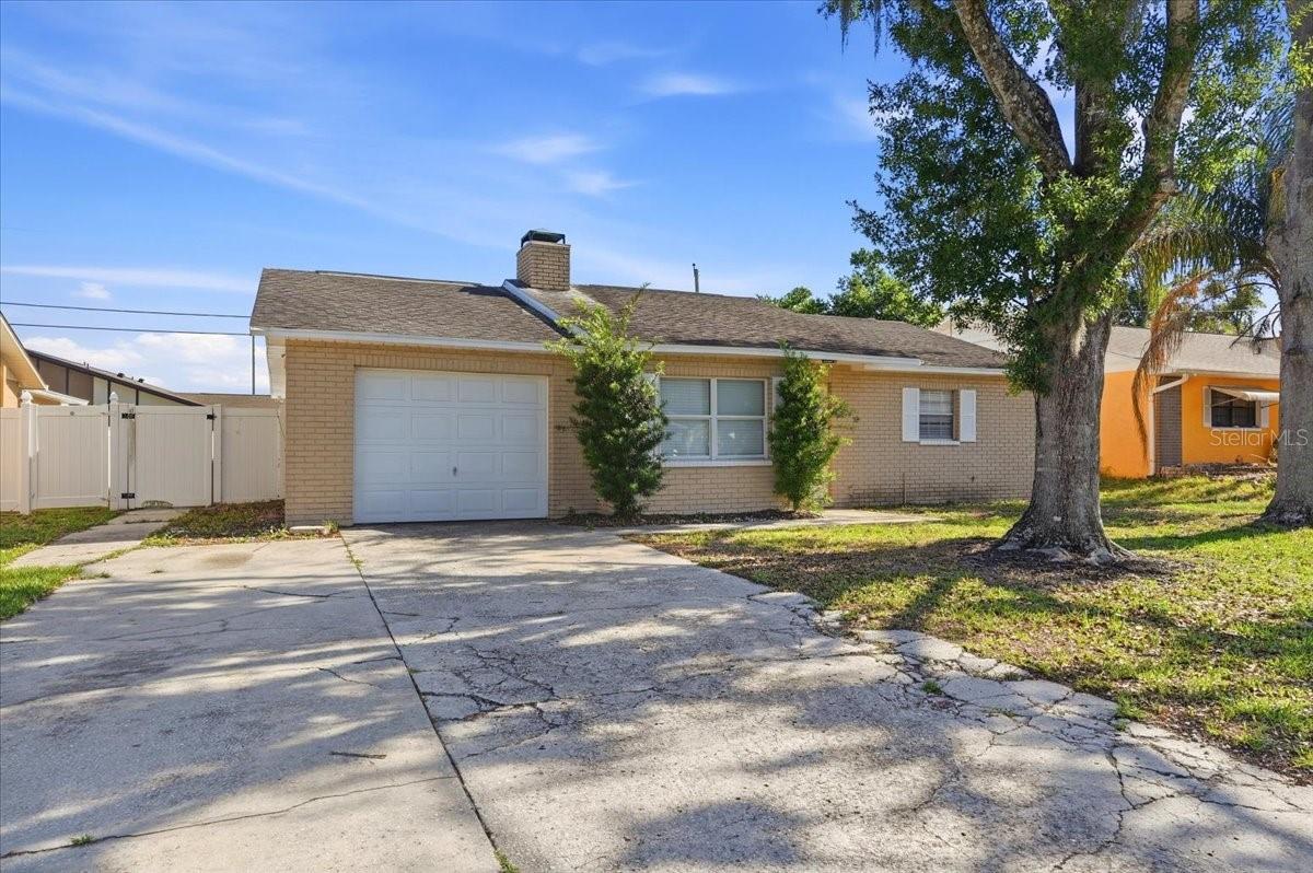 4624 WISTERIA DRIVE