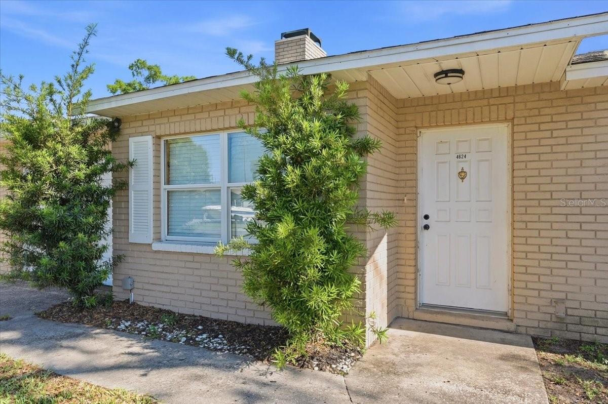 WHISPERING OAKS - Residential