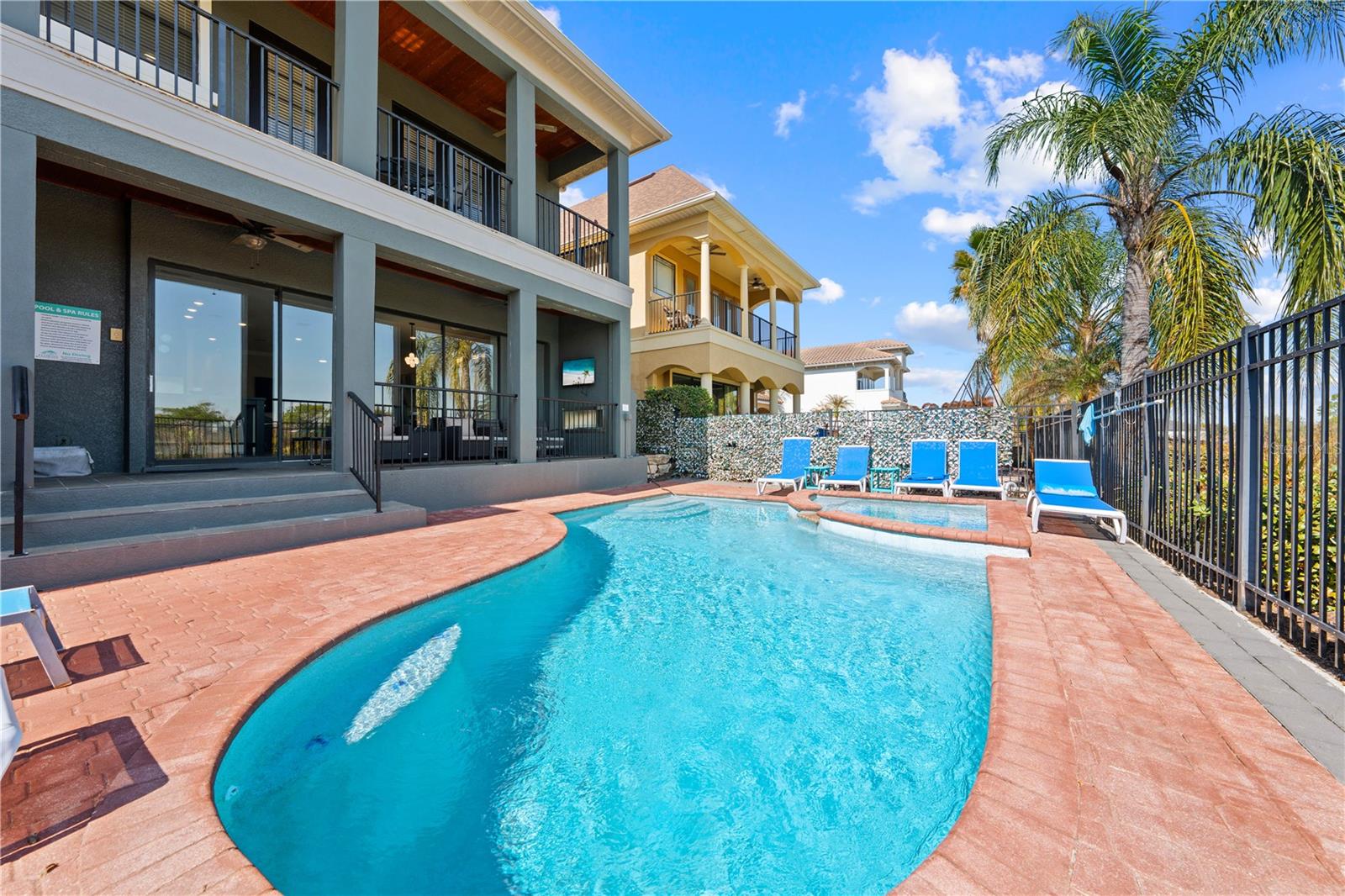 REUNION WEST VLGS NORTH - Residential