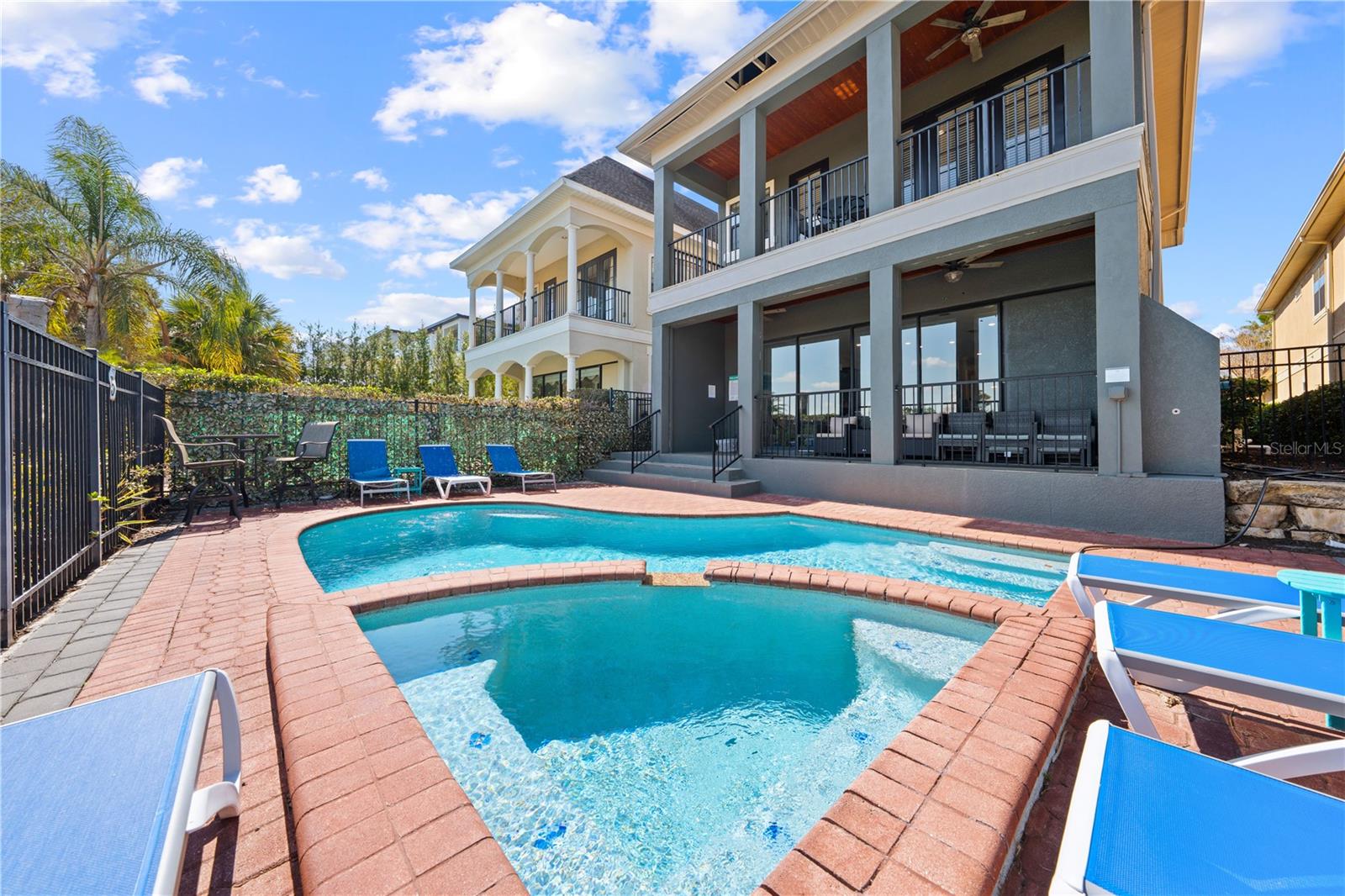 REUNION WEST VLGS NORTH - Residential