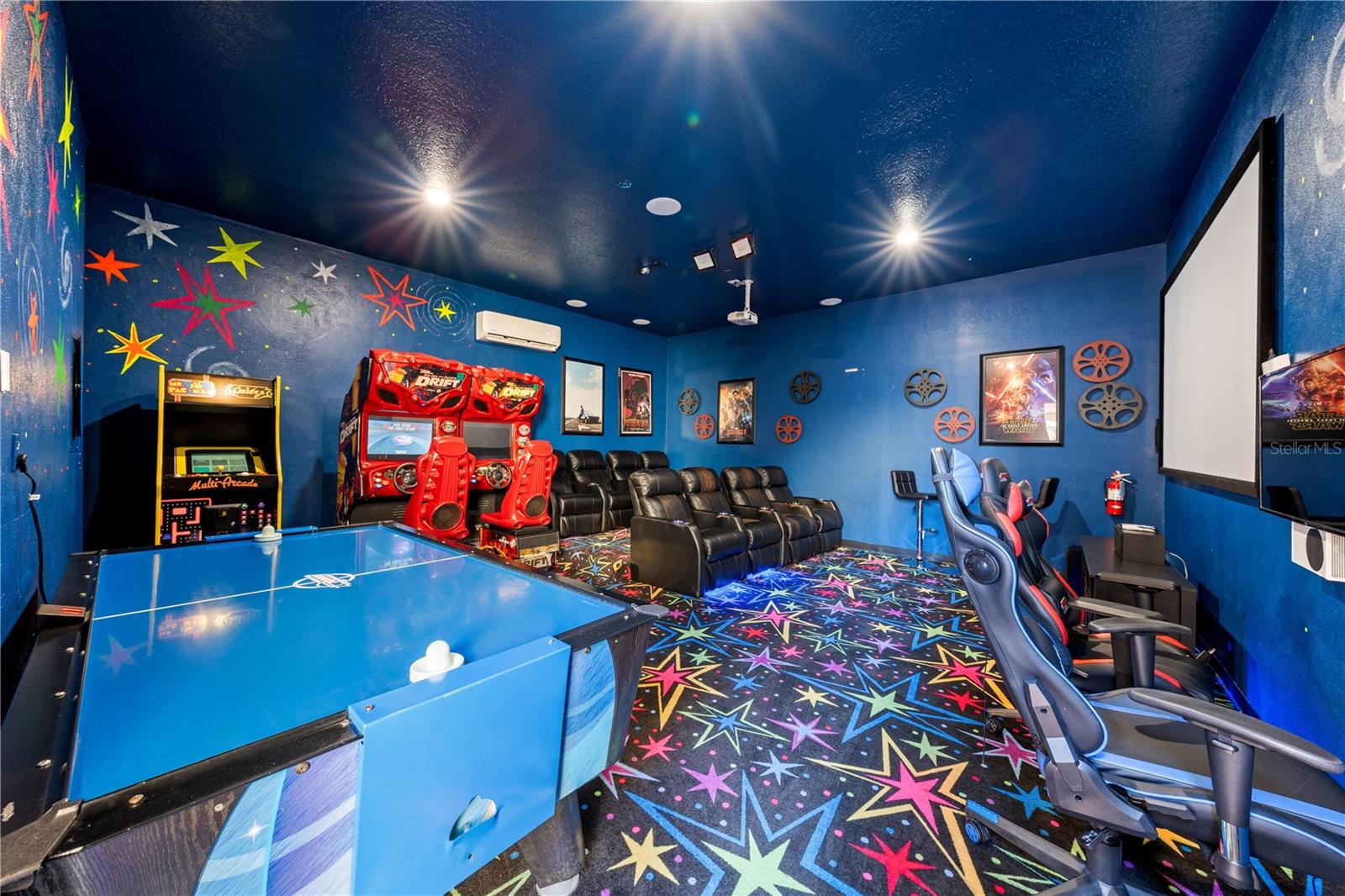 REUNION WEST VLGS NORTH - Residential