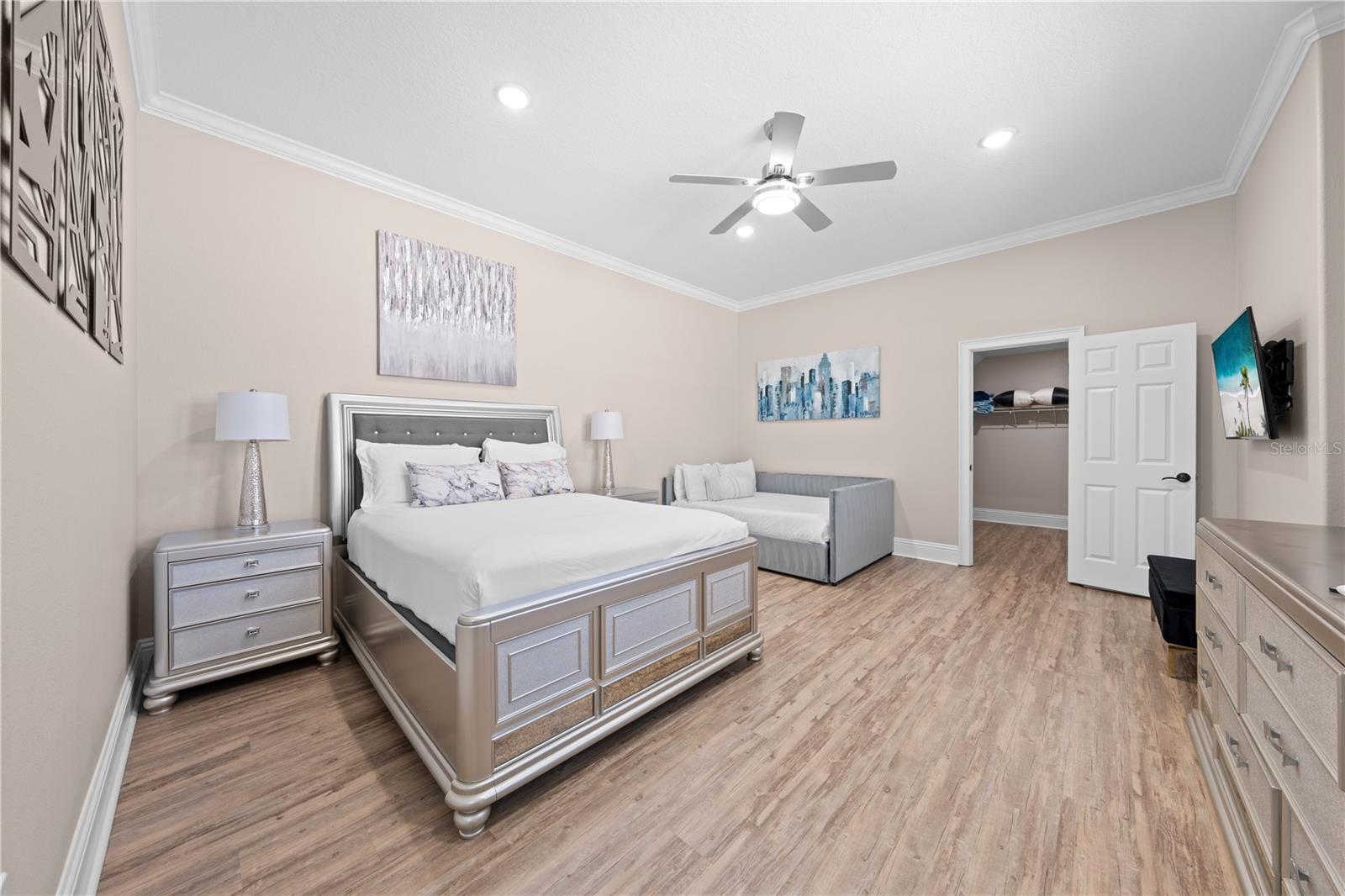 REUNION WEST VLGS NORTH - Residential