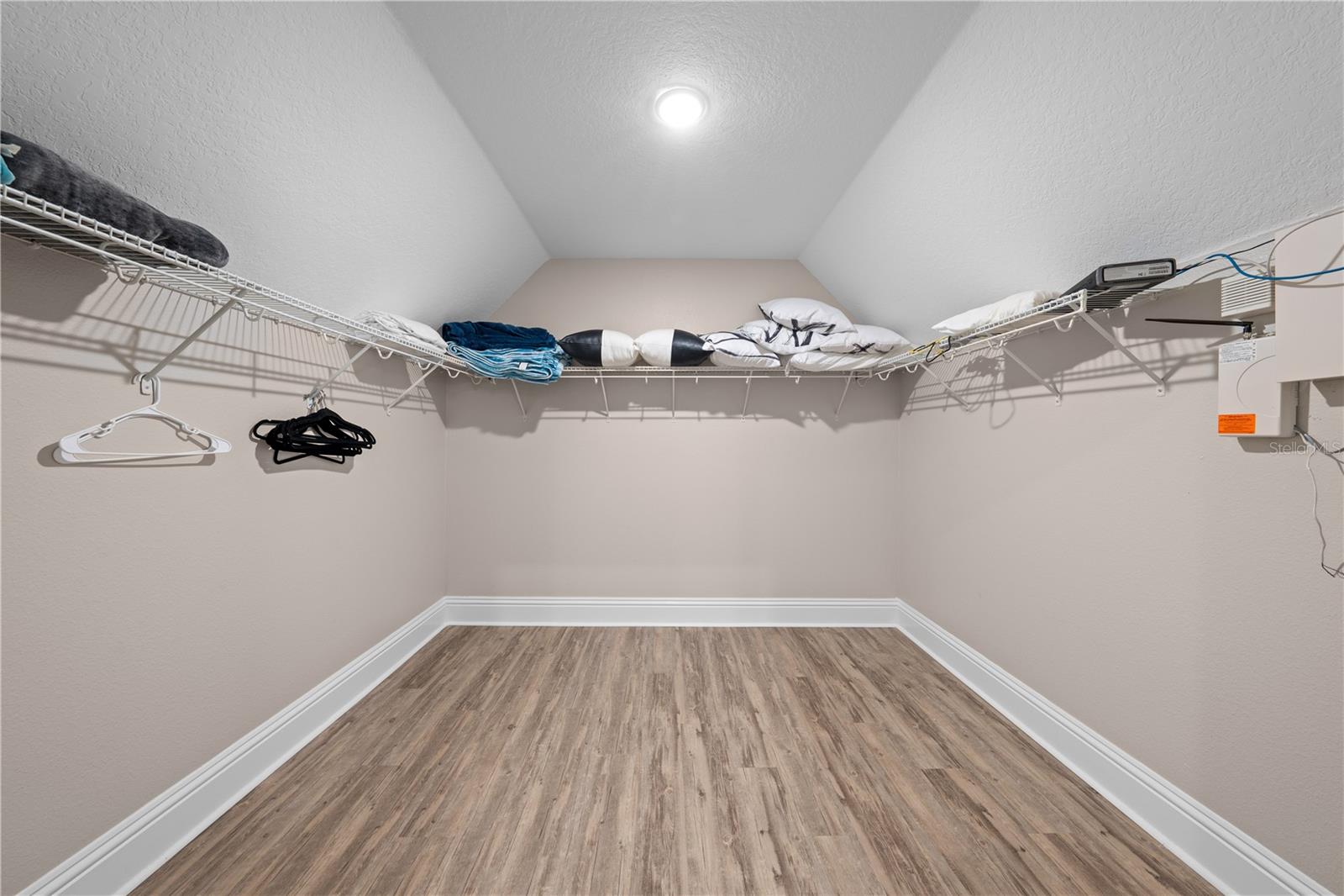 REUNION WEST VLGS NORTH - Residential