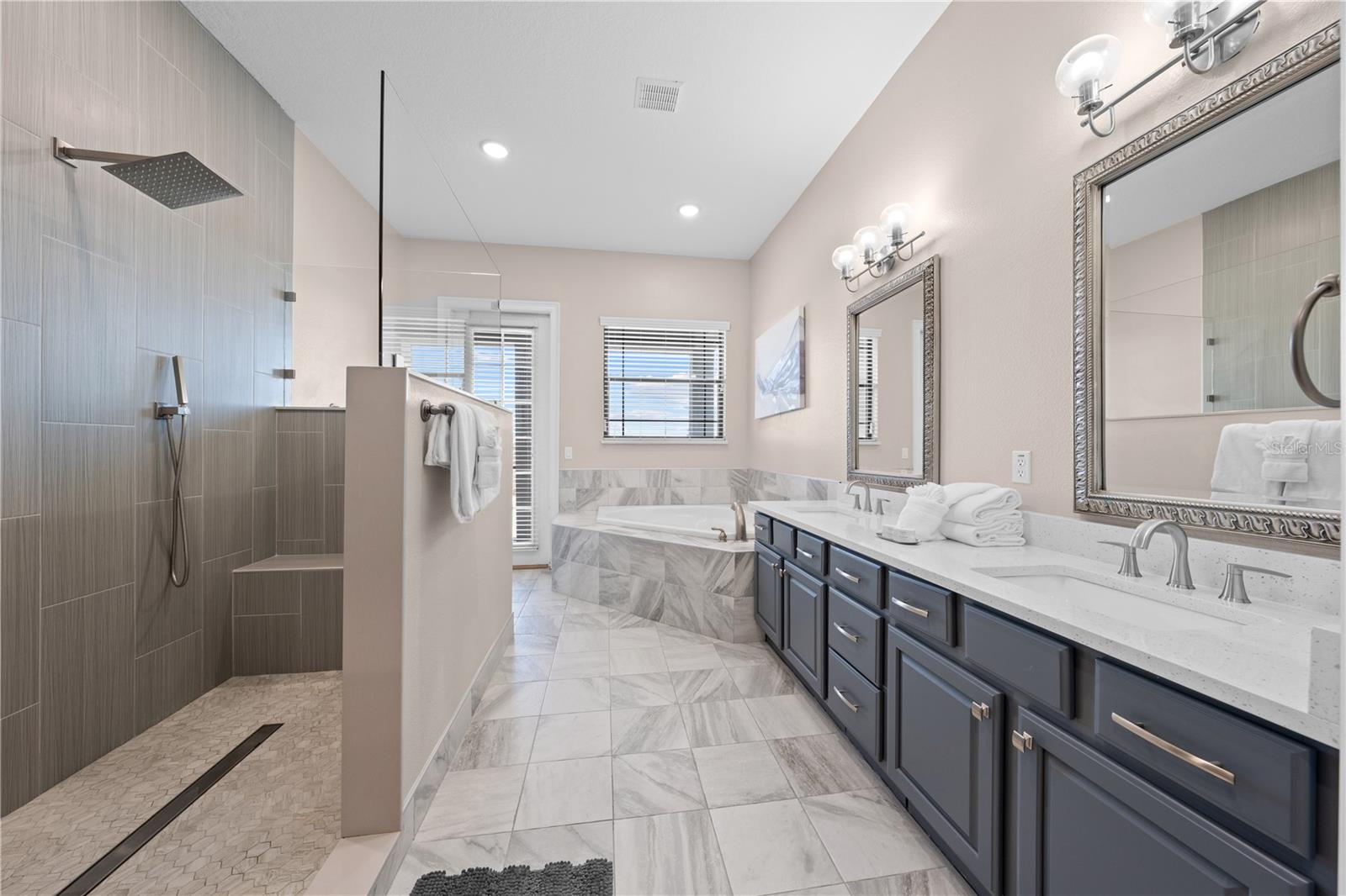 REUNION WEST VLGS NORTH - Residential