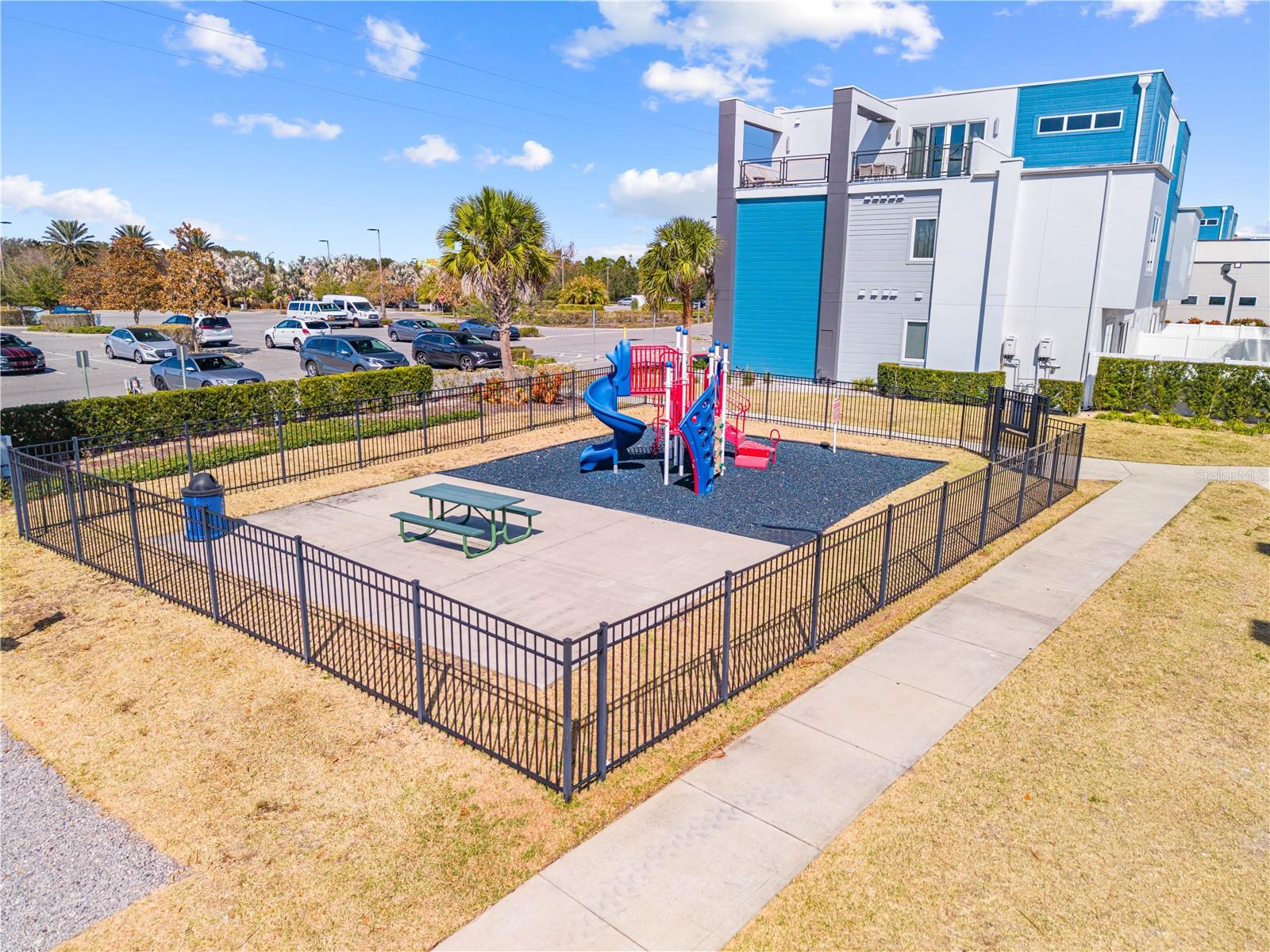 REUNION WEST VLGS NORTH - Residential