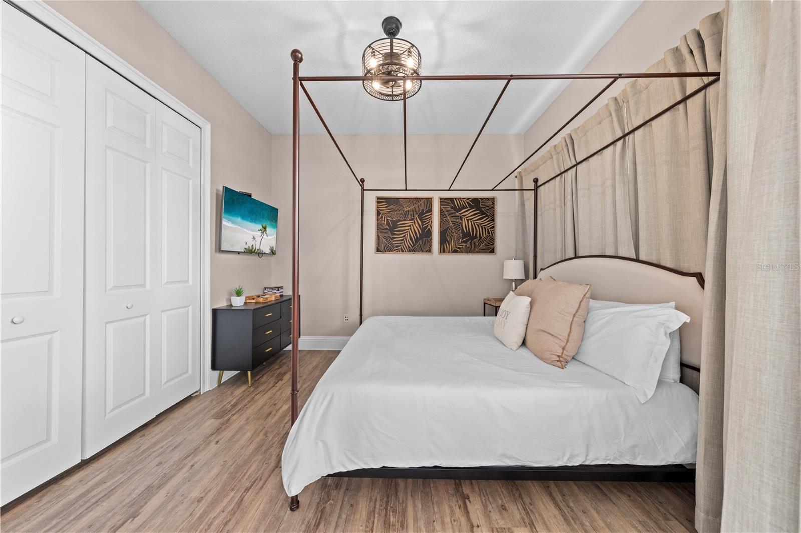 REUNION WEST VLGS NORTH - Residential