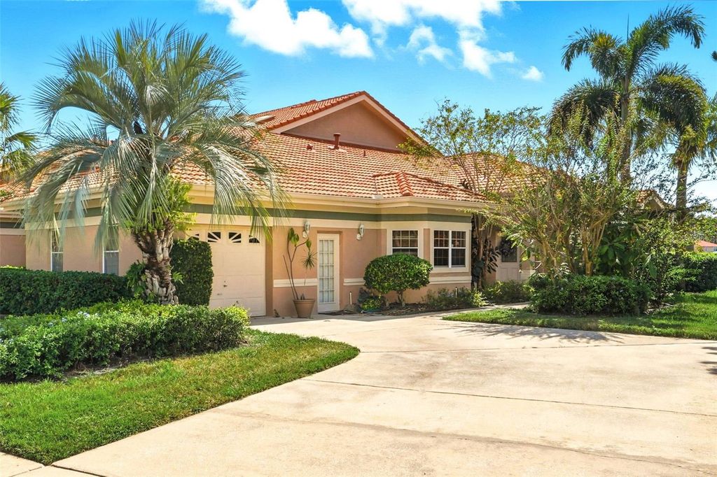 Photo of 4870 Watervista Drive, Orlando, FL 32821 (MLS # O6351089)