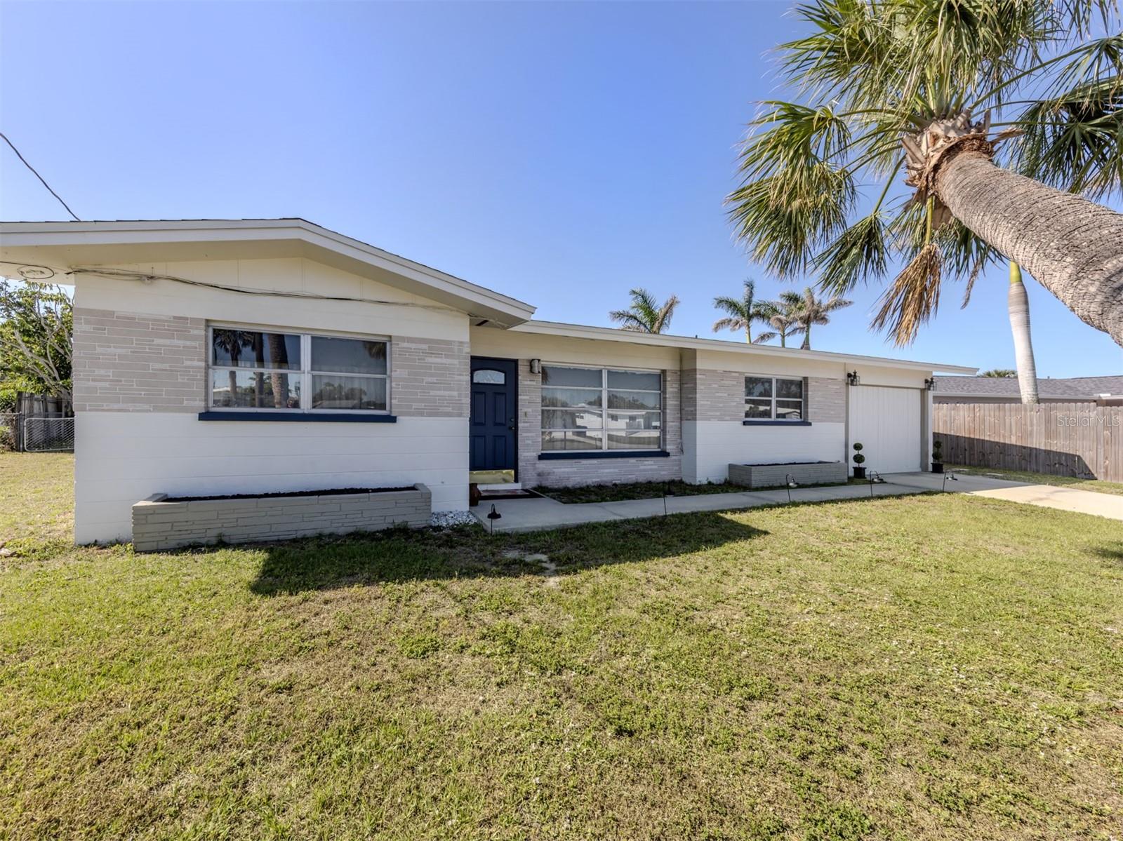 444 DRIFTWOOD ROAD