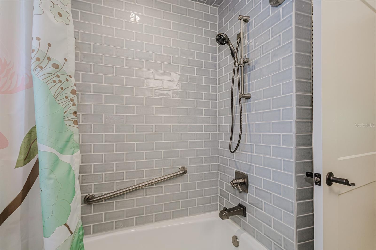 ENGLELAKE SUB - Residential