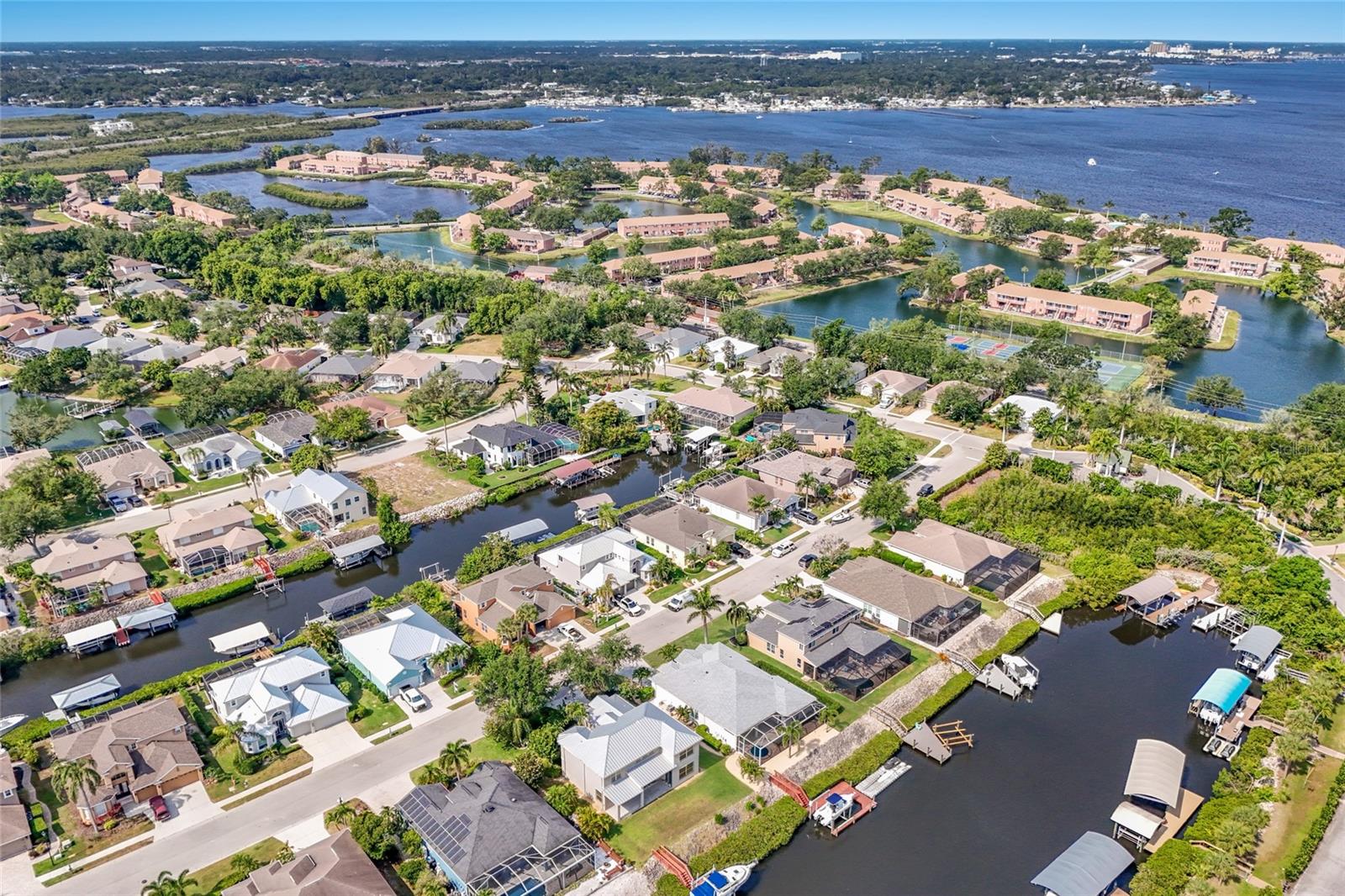 RIVERDALE - Residential