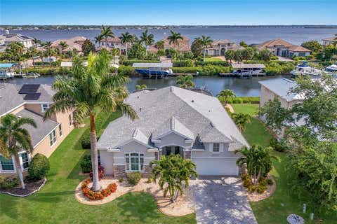 Photo of 3707 5th Avenue NE, Bradenton, FL 34208 (MLS # A4692437)