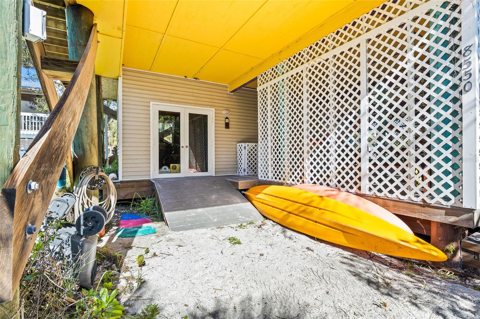 FT W OF NE COR - Residential