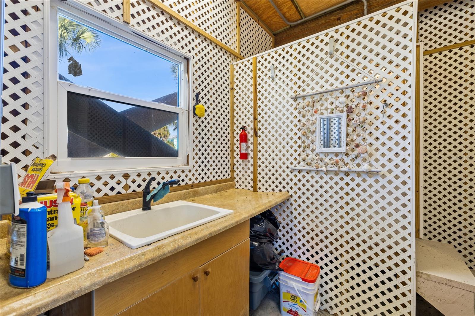 FT W OF NE COR - Residential