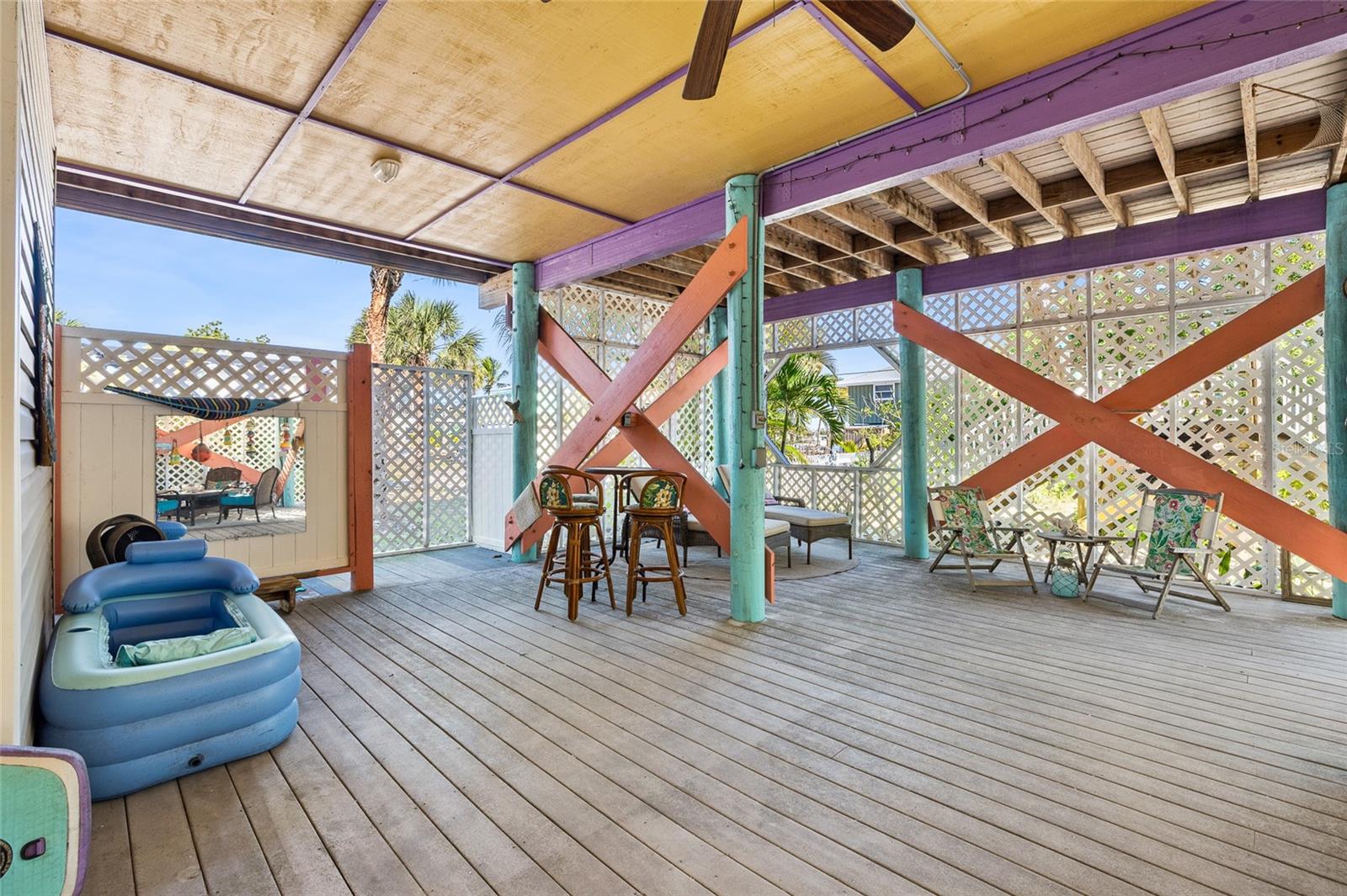 FT W OF NE COR - Residential