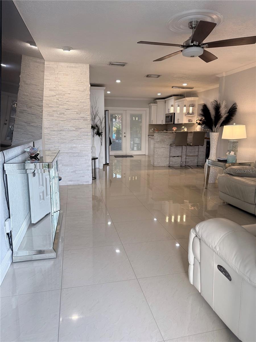 2719 W BRADDOCK STREET