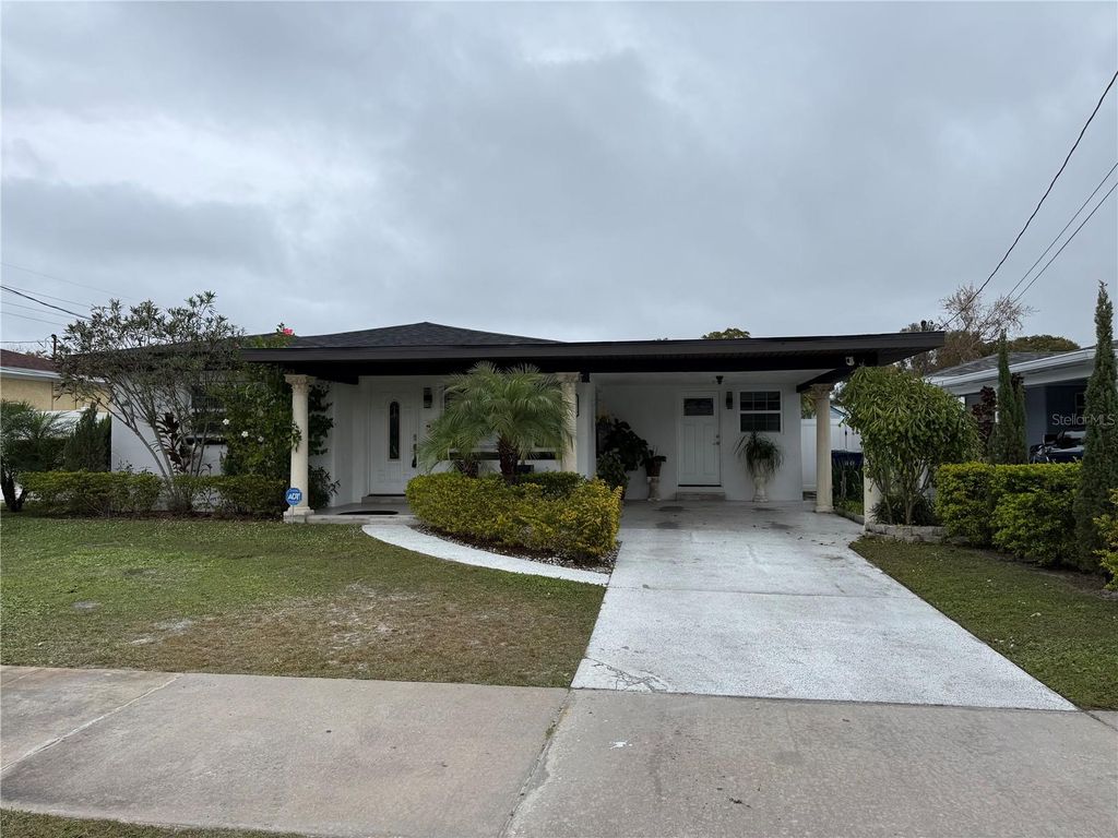 Photo of 2719 W Braddock Street, Tampa, FL 33607 (MLS # TB8448602)