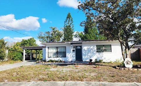 Photo of 535 Romano Avenue, Orlando, FL 32807 (MLS # O6376707)
