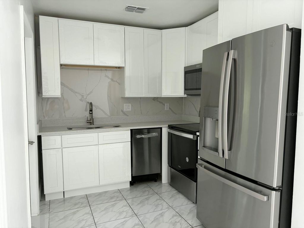 Photo of 535 Romano Avenue, Orlando, FL 32807 (MLS # O6376707)