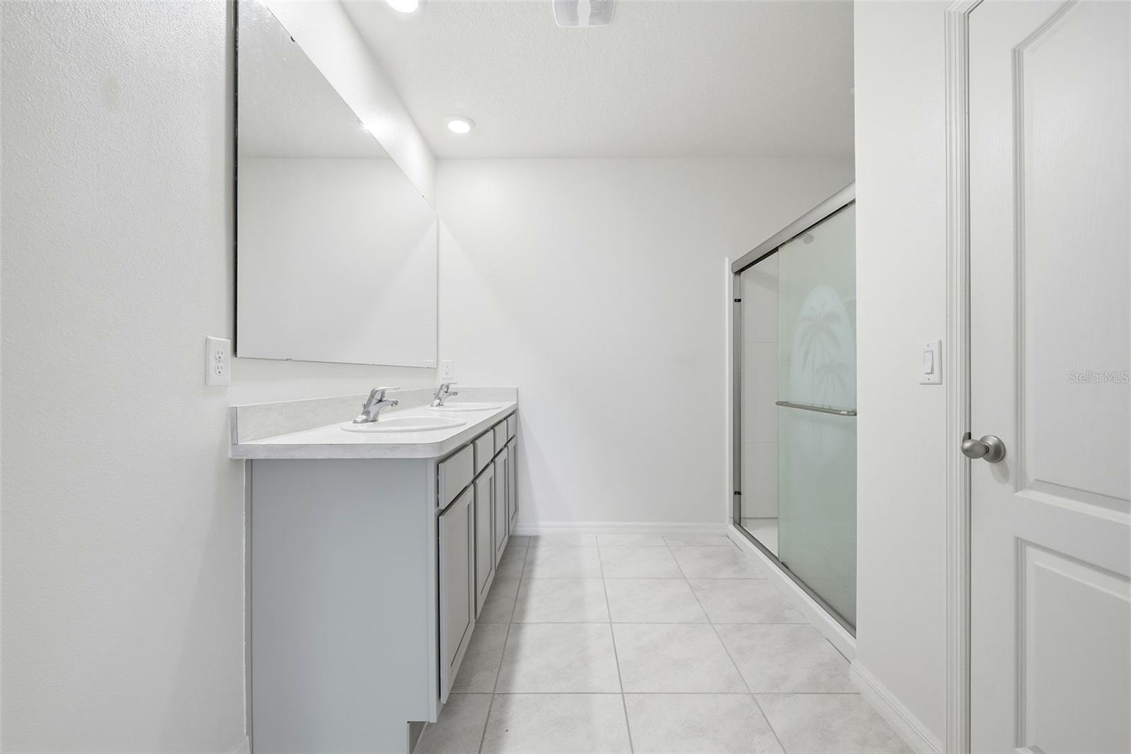 VERANDAH PARK - Residential Lease