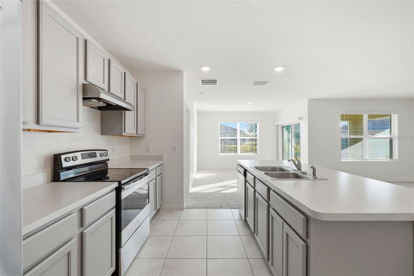 VERANDAH PARK - Residential Lease