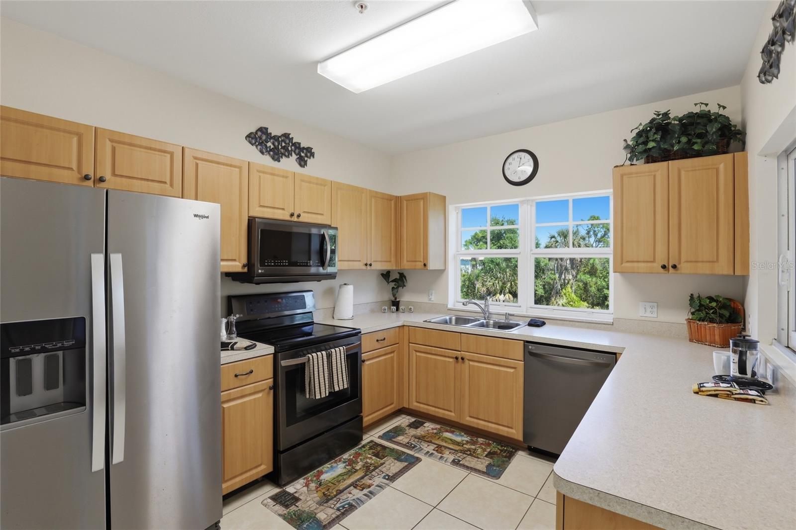 TOWNHOMES/CAPE HAZE - Residential