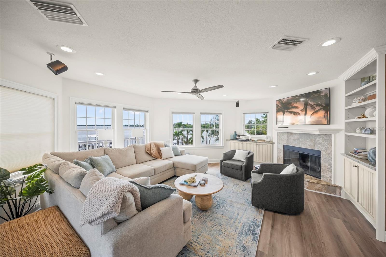 HOLMES BEACH 12TH UNIT - Residential