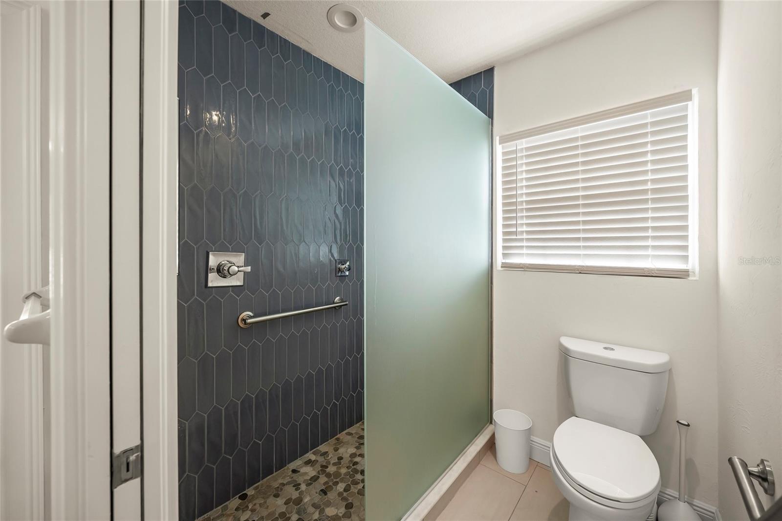 HOLMES BEACH 12TH UNIT - Residential