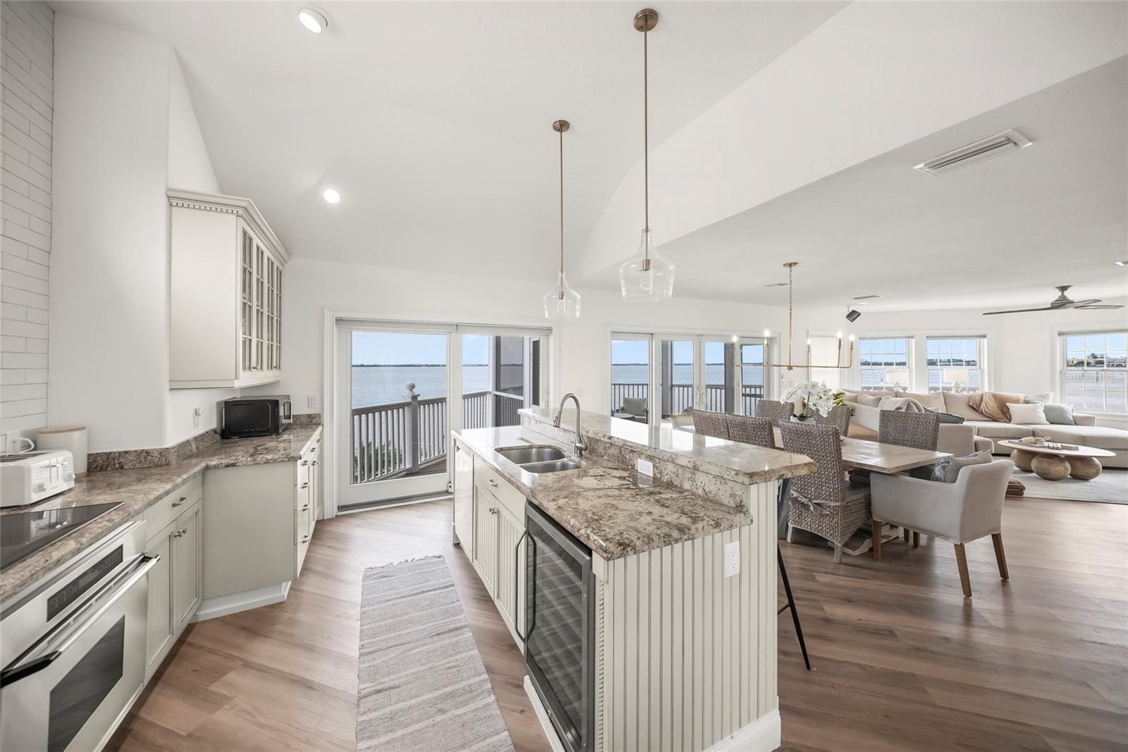 HOLMES BEACH 12TH UNIT - Residential